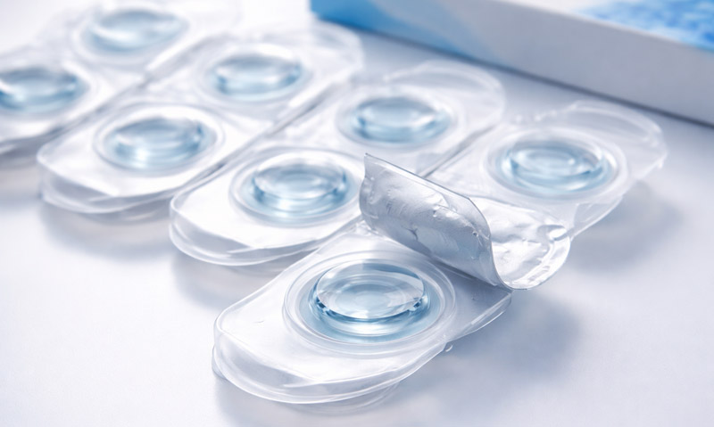 使い捨てコンタクトレンズ